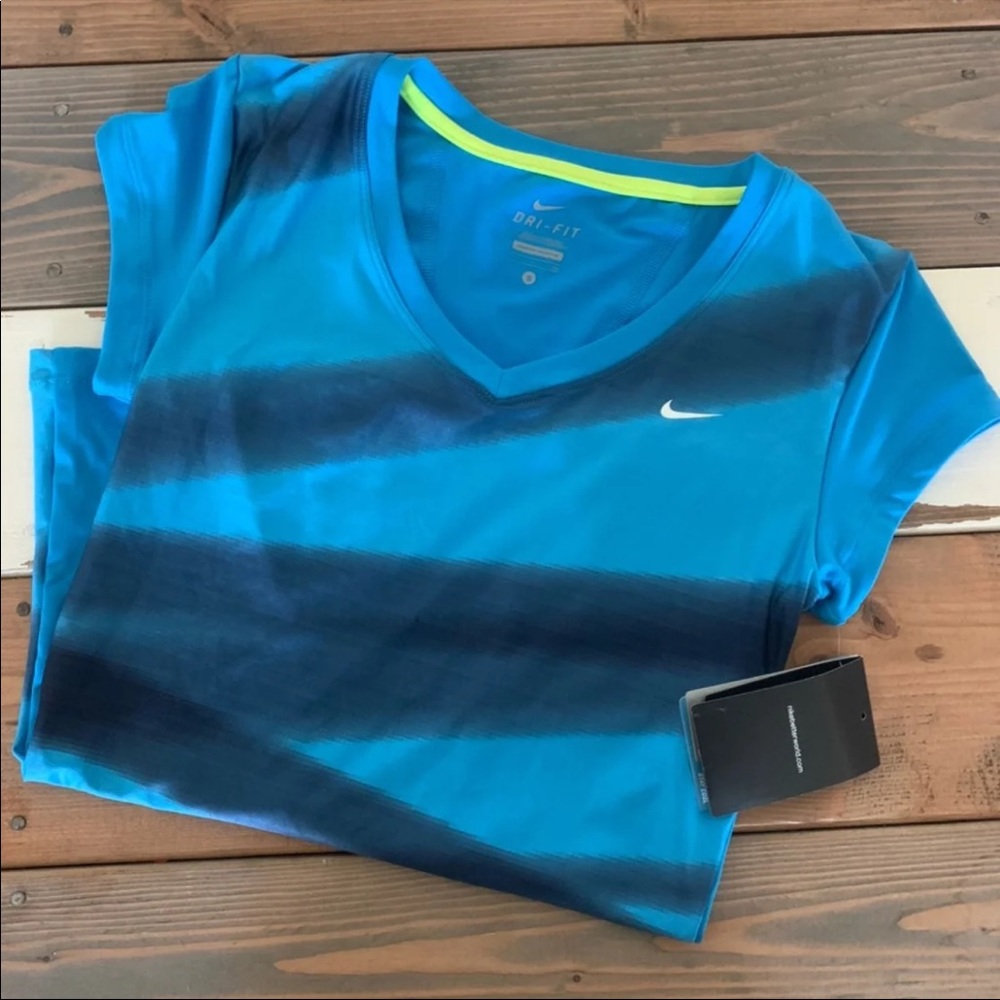 Nike Womens Dri-Fit Shirt size small